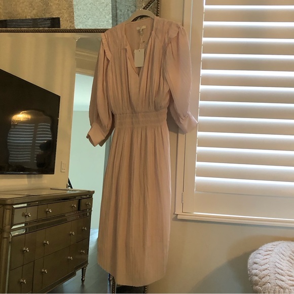 The most girly dress you’ll ever wear 💗 - Picture 2 of 9